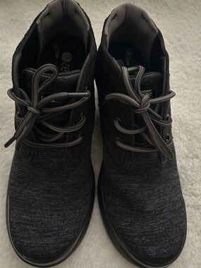 Bzees Women's Black Knit Lace-Up Ankle Booties